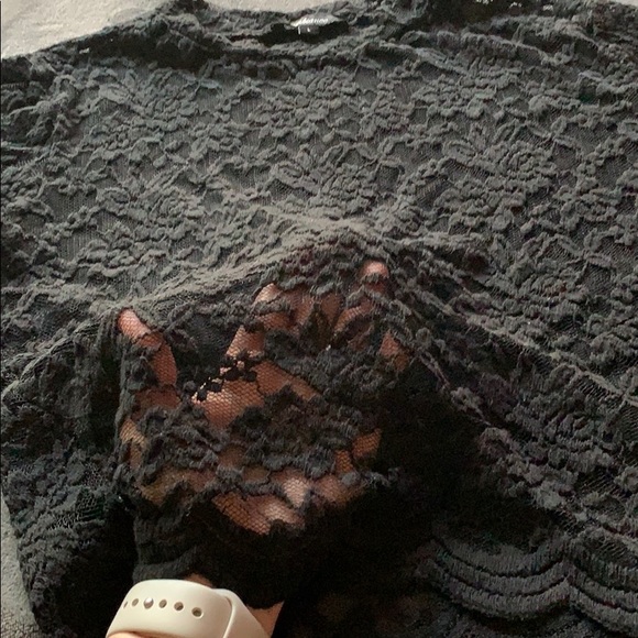 All black floral lace cropped tank - Picture 3 of 3